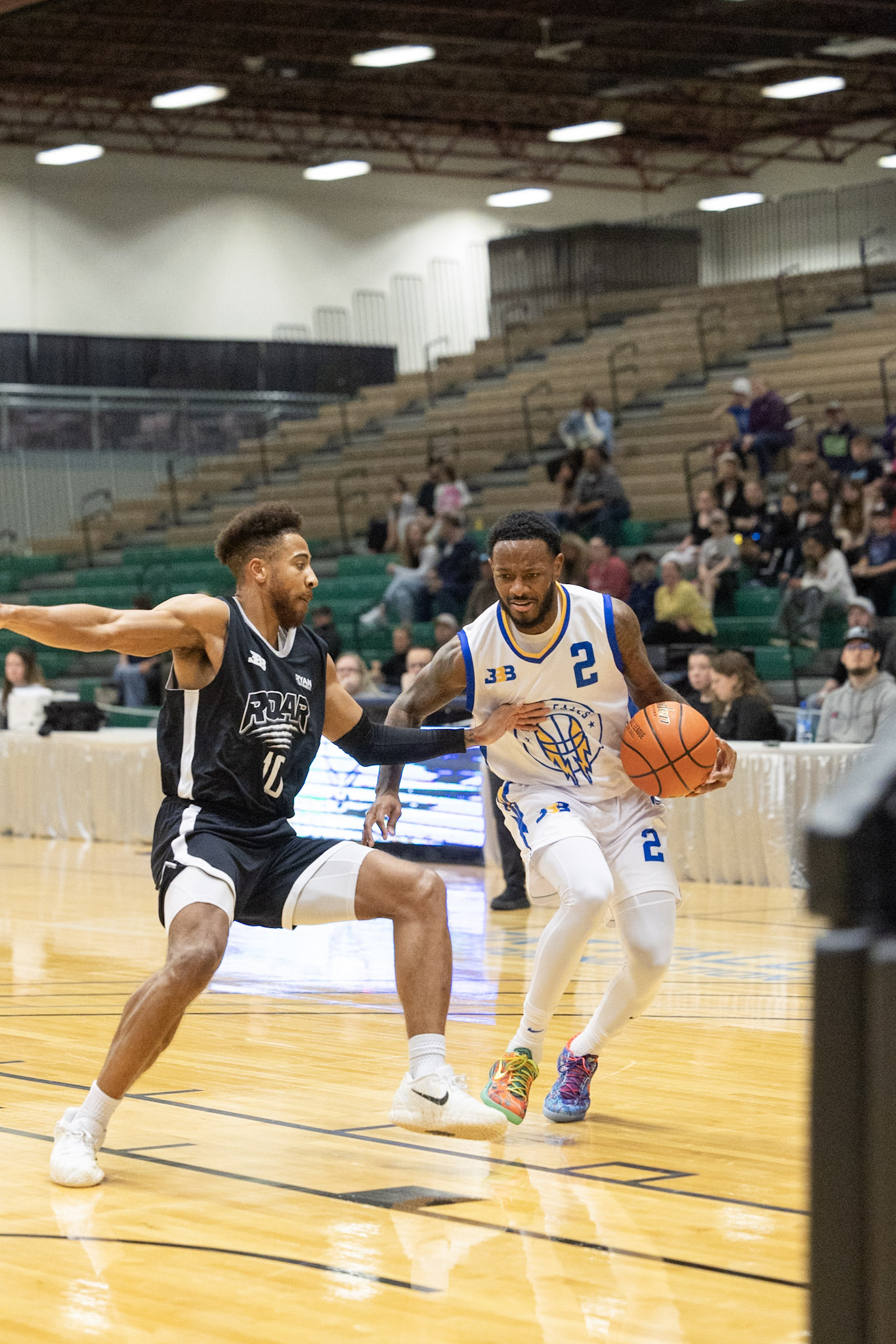 4 Bears Roar Outlasts Great Falls, 96-92 in Game 1 of the West Conference Finals on Wednesday